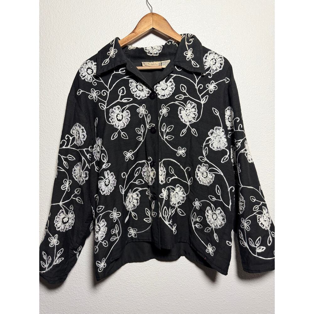 Vintage Style Silk Blend Embroidered Floral Blouse Black White Button Front M